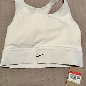 Nike Women’s sports bra size L. NWT